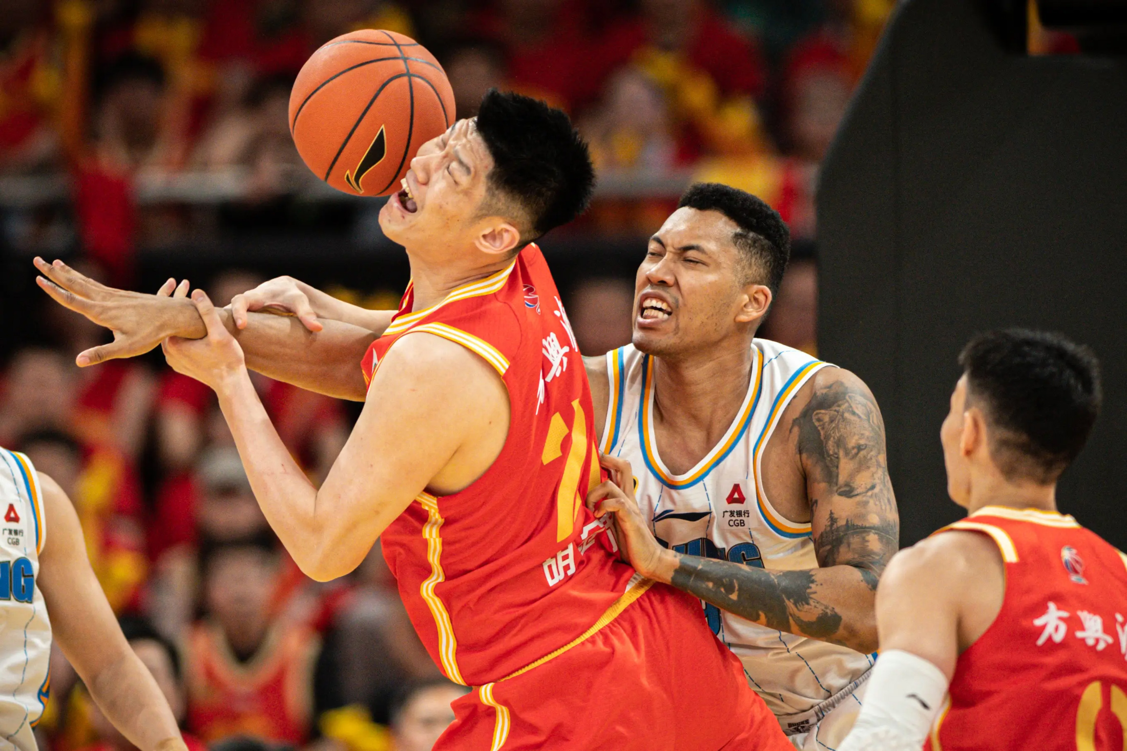 关于赛地聚焦——NBA总决赛转会期热度飙升；广州队远射贴柱；媒体盛赞；赛程密集仍需轮换的信息