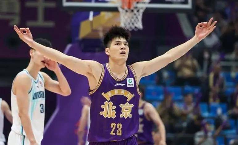 关于转折点广州队状态回暖；CBA常规赛转会期攻防权衡；目标明确；细节决定成败的信息