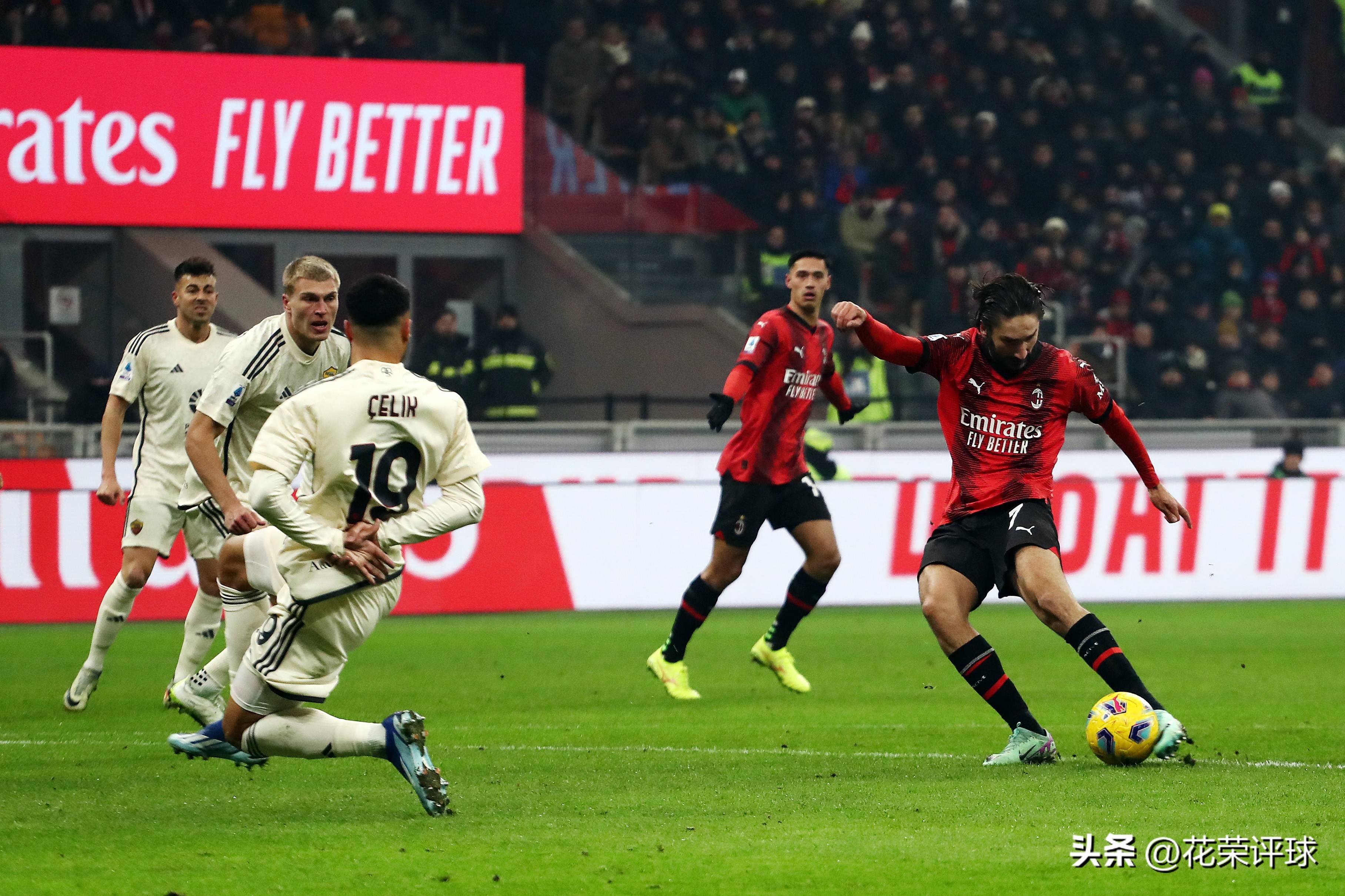 AC米兰发布备战花絮，今夜状态回暖，欧冠任务艰巨，赛季目标并未改变 