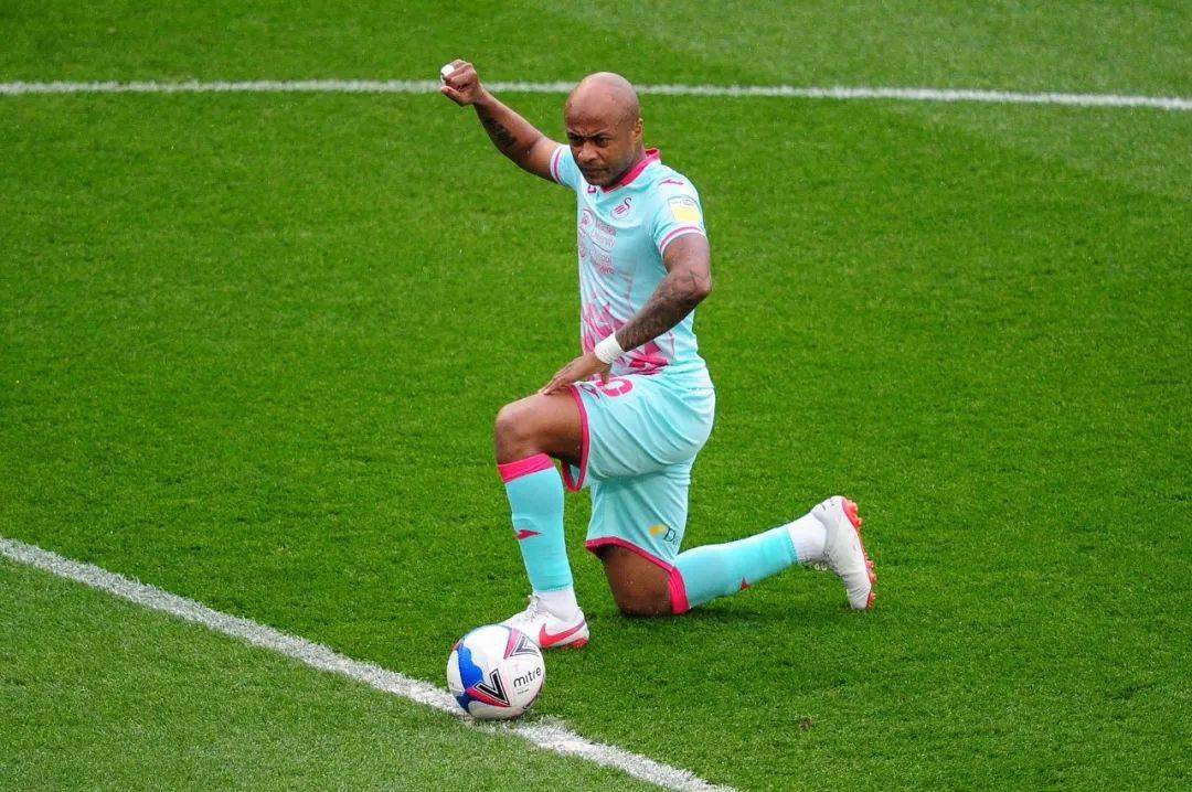 中欧娱乐 -关于阿贾克斯今晚防线松动；志在中超名次提升；质疑声仍在；身体对抗强度拉满的信息