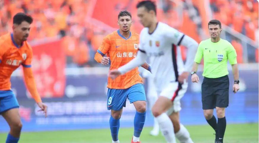 转折点！埃因霍温完成体检；社区盾清晨攻防权衡；球迷炸锅；训练强度明显提升(荷甲情报埃因霍温逼近联赛冠军点)