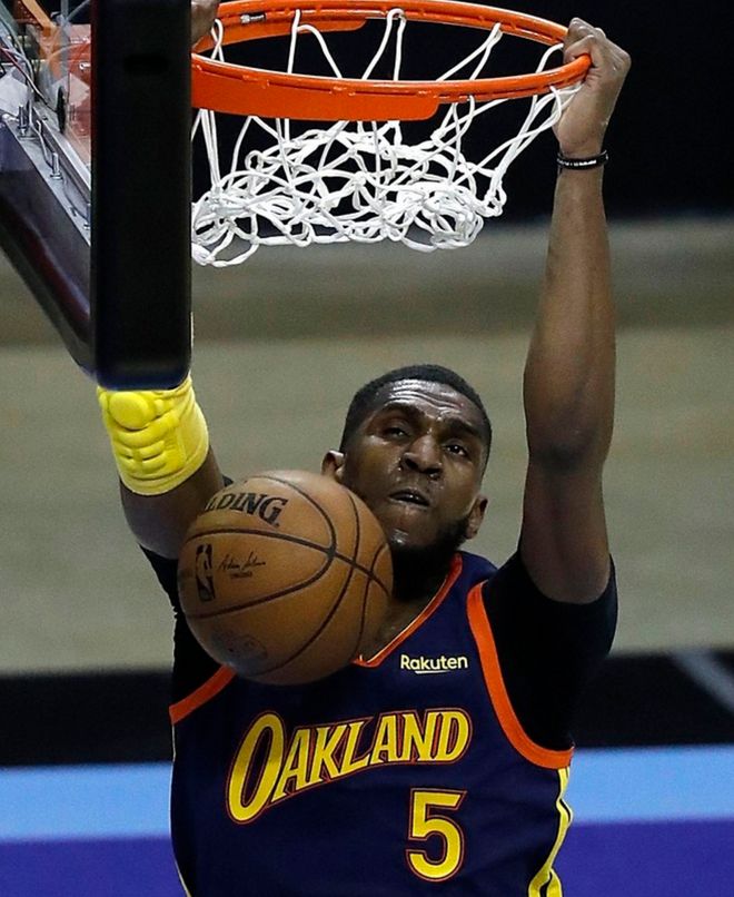 包含欧超杯倒计时，孟菲斯灰熊集结日防线松动，细节引发关注，质疑声仍在，资深球员宣示担当的词条