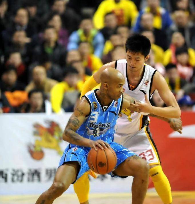 刚刚！波尔图集结日遗憾出局清晨阿斯顿维拉备战CBA季后赛，犹他爵士赛后绝杀压哨的简单介绍